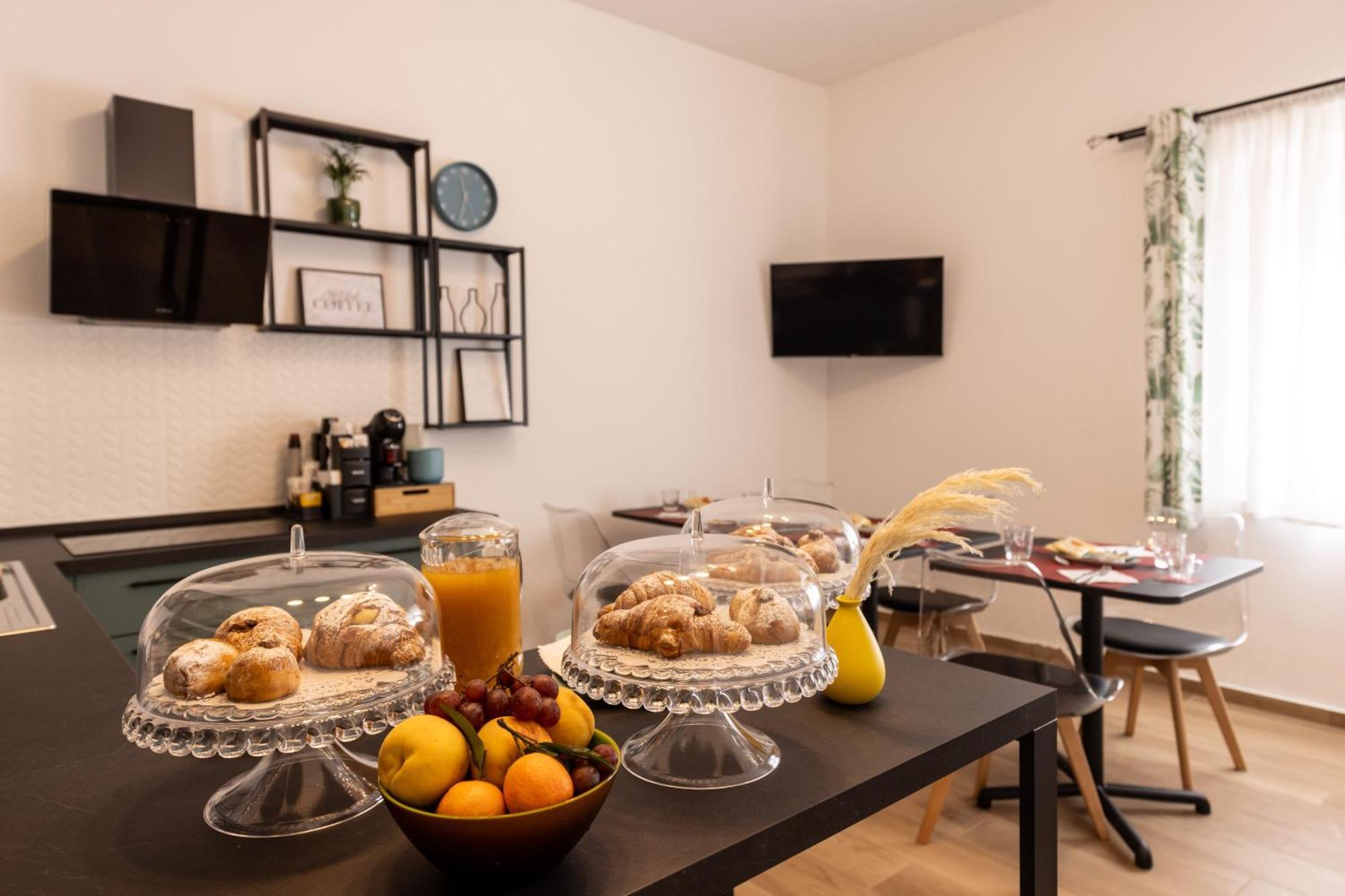 Armony Luxury Suites Катания Екстериор снимка